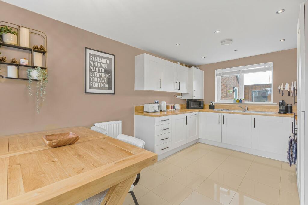 Kitchen/Dining