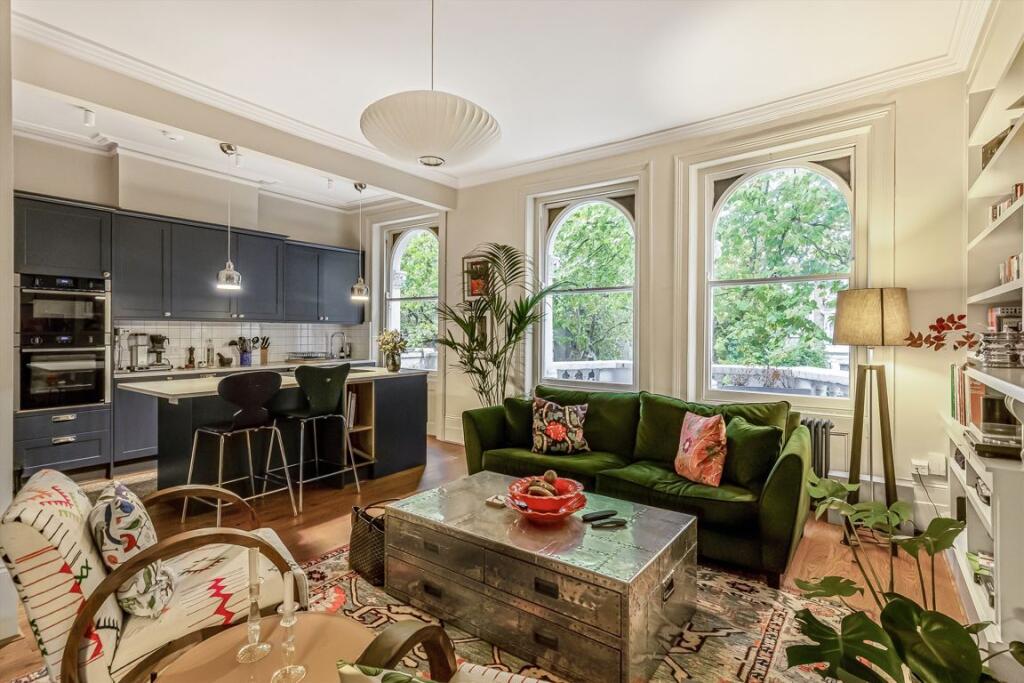 Highbury New Park, Highbury