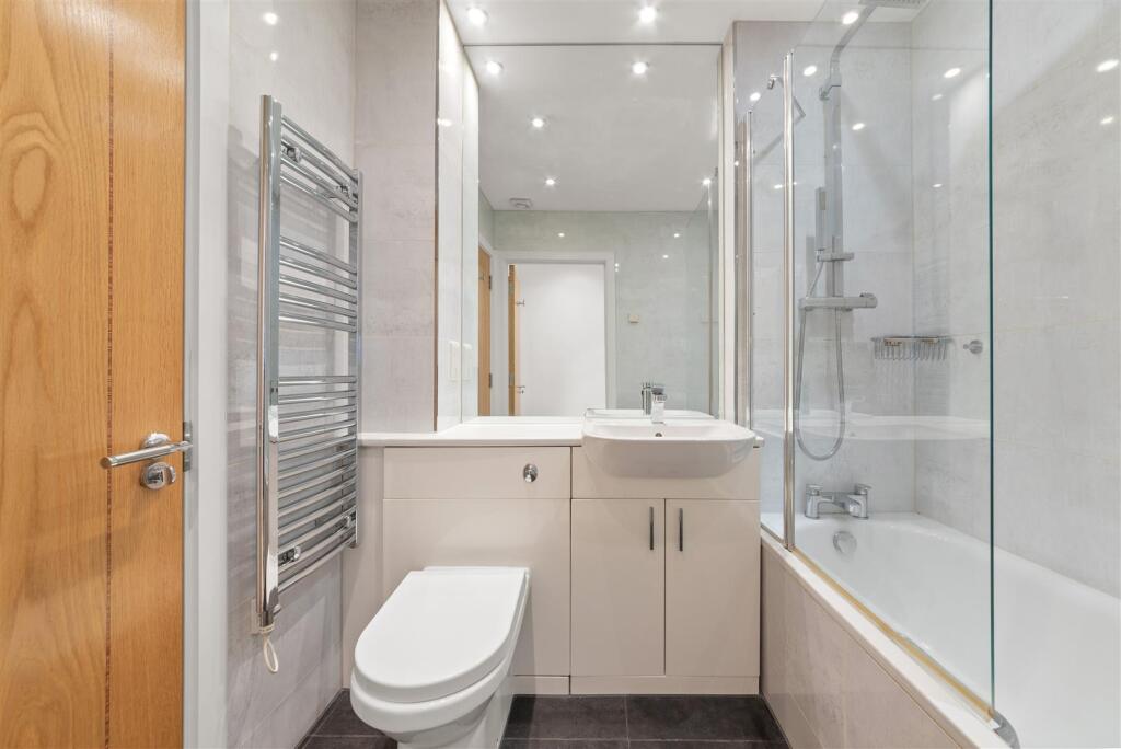 Apartment 4, The Edge 6.jpg