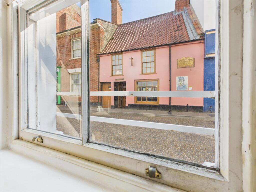Kitchen/Dining Room View