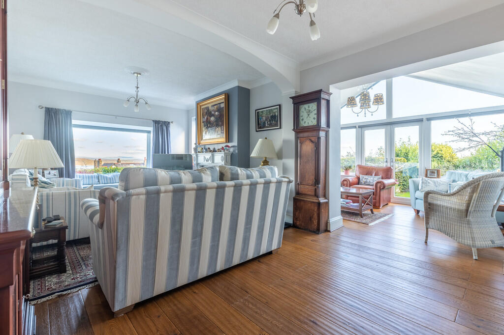 Lounge to Conserv...