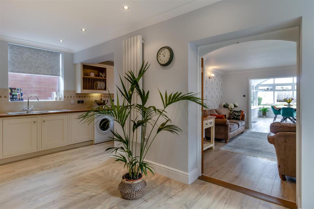 8640908-interior05.jpg