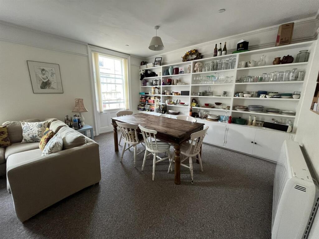 Sitting Room/Dining Room