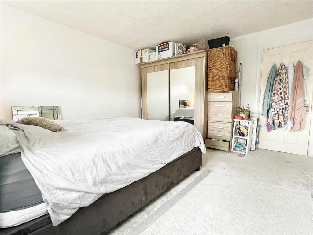 Bed5.jpg
