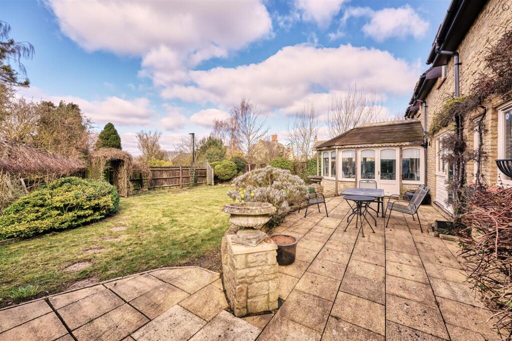 2-4 Rectory Court El