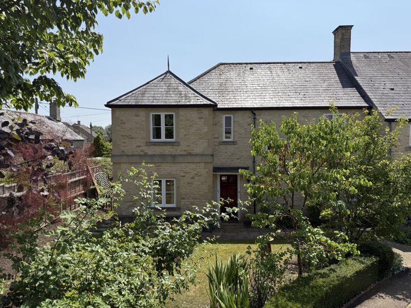 22 The Orchard