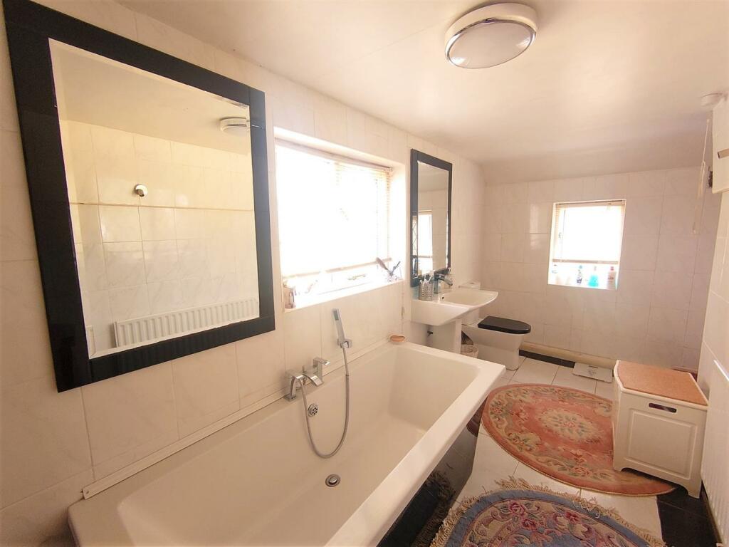 Bathroom b S.jpg