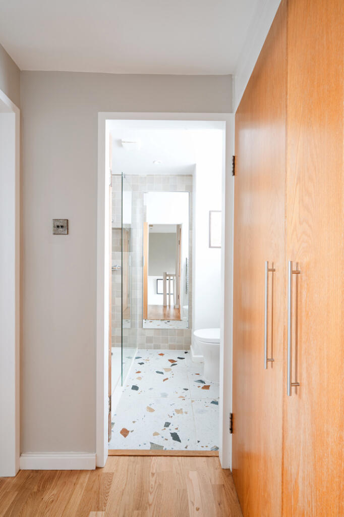 324220 - MP06300.jpg