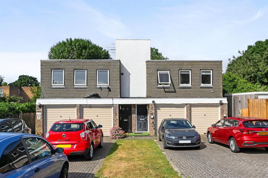 RCLR- 1 elmcroft, merryfield gardens- exterior 1 (