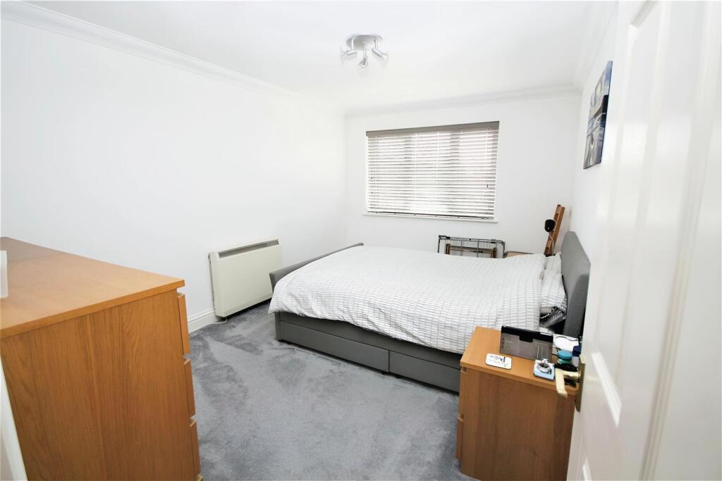 Main 20bedroom.jpg