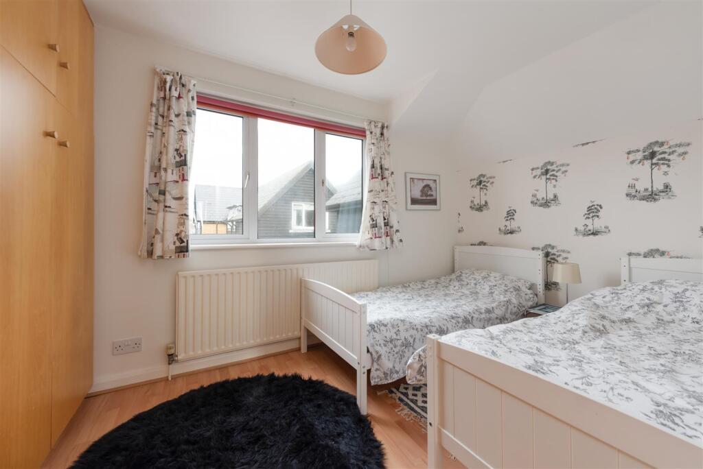 Island Wall, Whistable