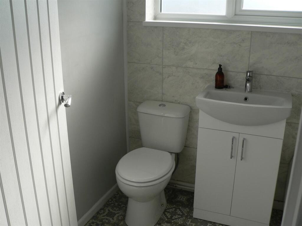 54 abootswood bath.JPG