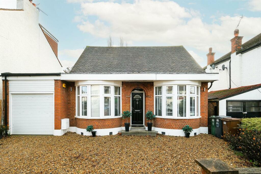 103 Chingford Avenue-33_resized.jpg