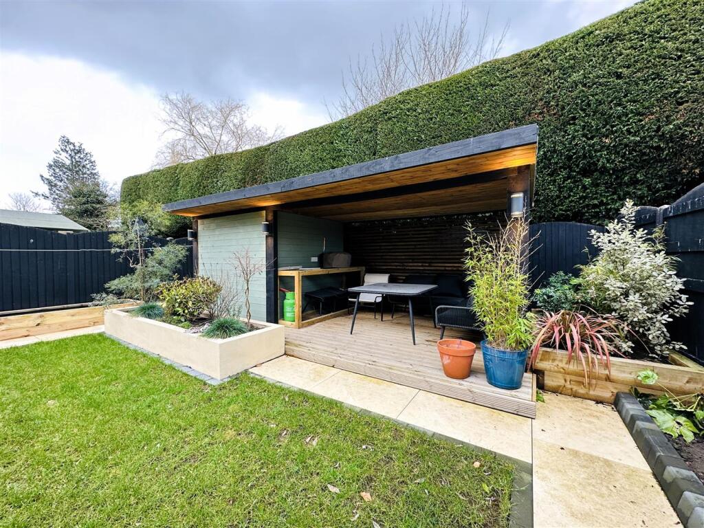 Outbuilding.jpg