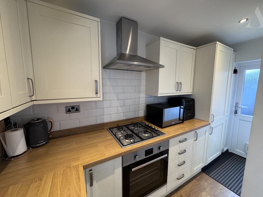 20 Jeremy Grove Kitchen 2