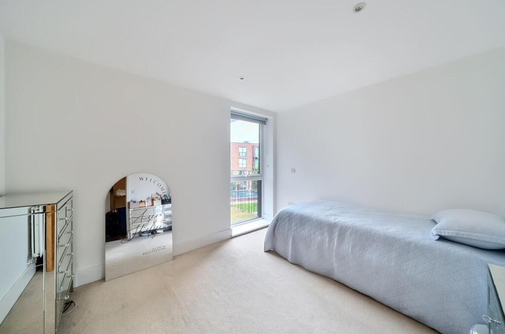 Davidson Frost-Wellings, DFW, Attlee Court, Bedroo