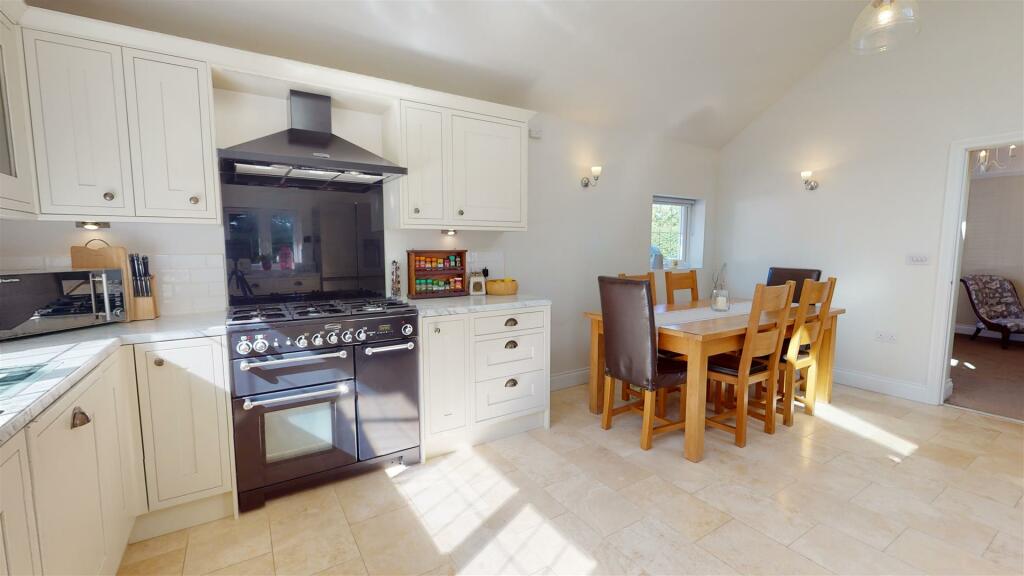 Hazel-Hill-StFlorence-Milton-Tenby-05282023_170703