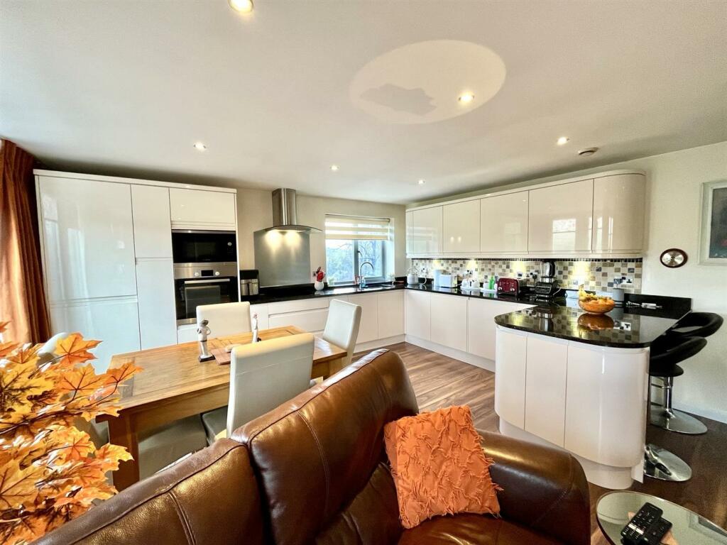 Bramleys Estate Agents - Valley Mill - Elland (3).