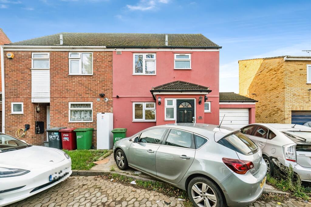 Rochfords Gardens, Slough