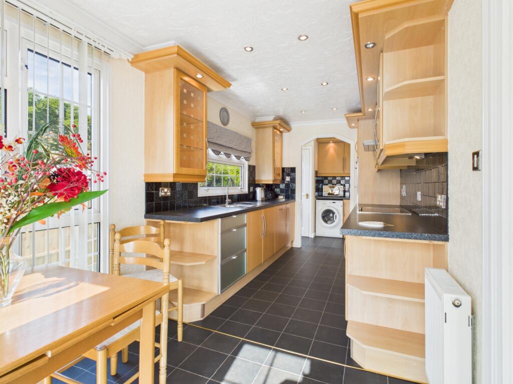 KITCHEN DINING ROOM2 