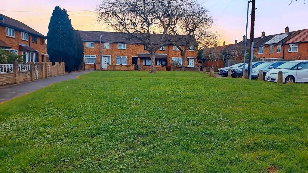 Centre green