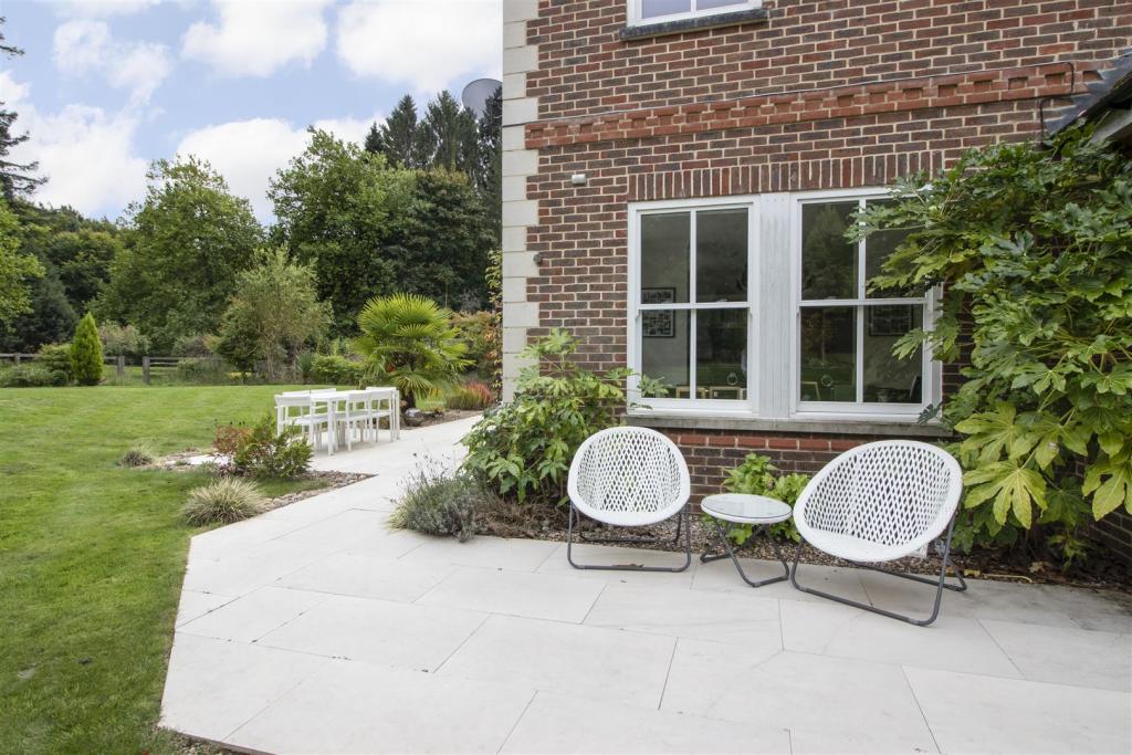 Garden Terrace Detail.jpg