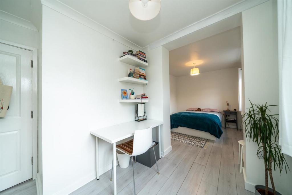 2-Flinders-Close-1034.jpg