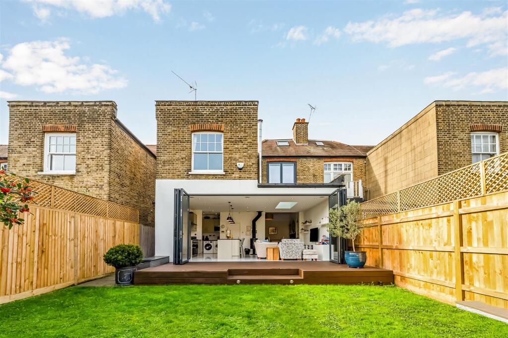 11 Hillcrest Road-21.jpg