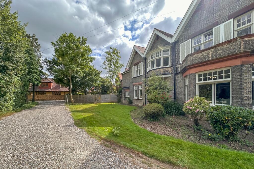 Macris House, Coopersale Lane, Theydon Bois, Epping, Essex CM16 7NS
