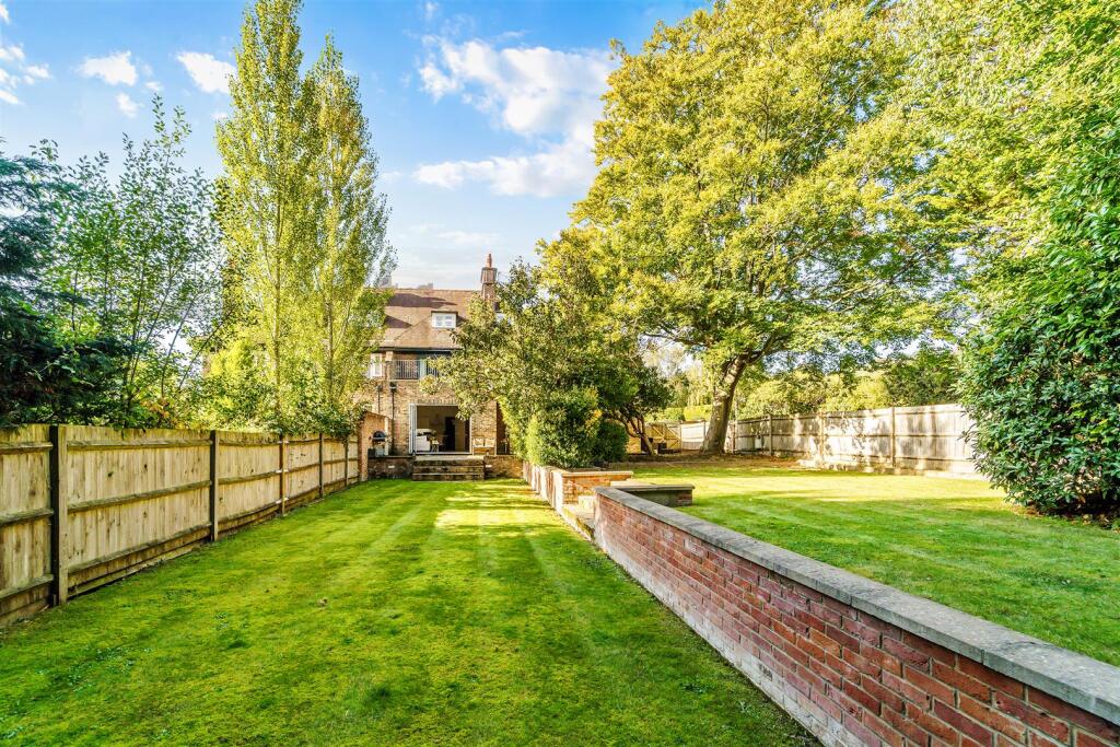 HOYLAND DOWN (13).jpg