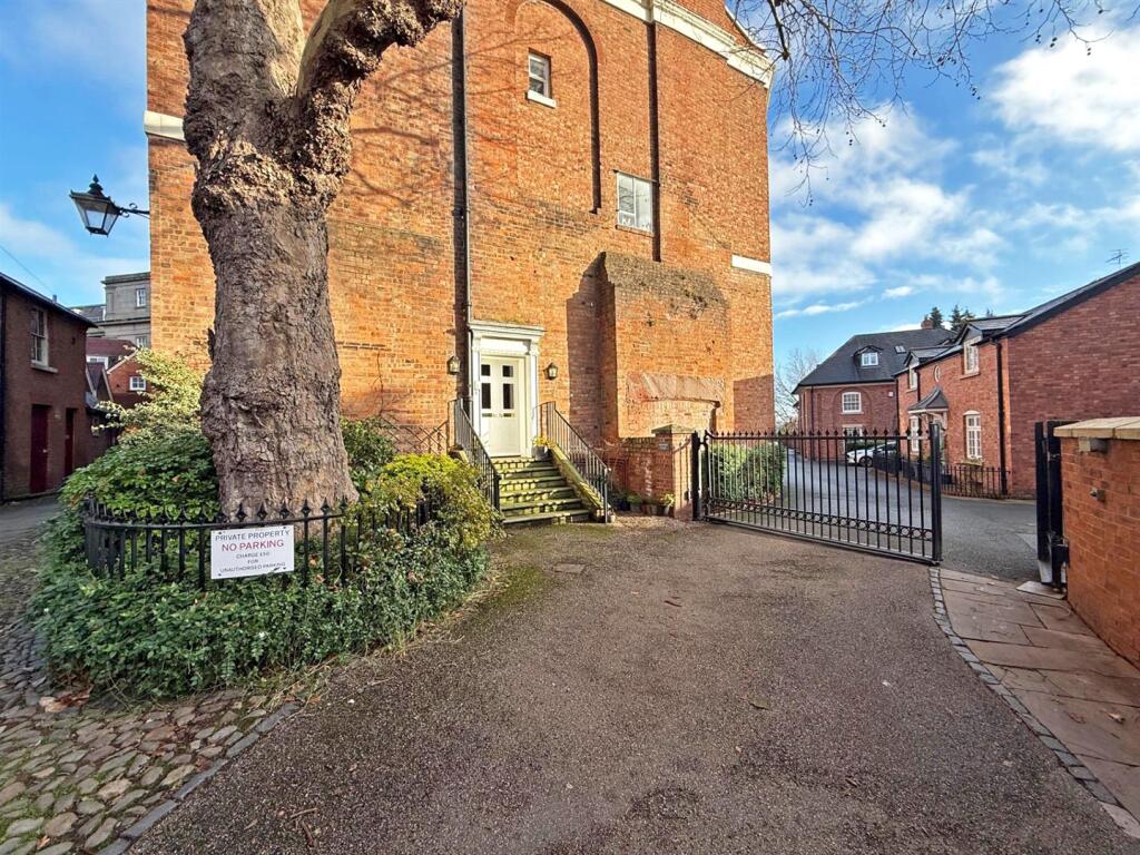 thumbnail_image5 (1).jpg