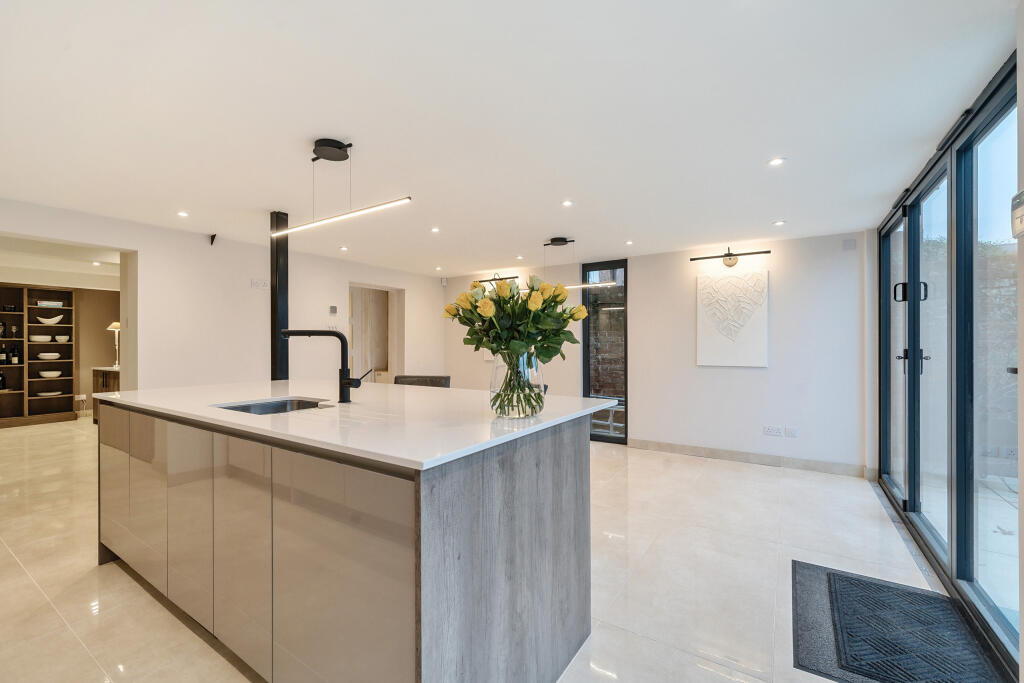 Kitchen / Dining Room