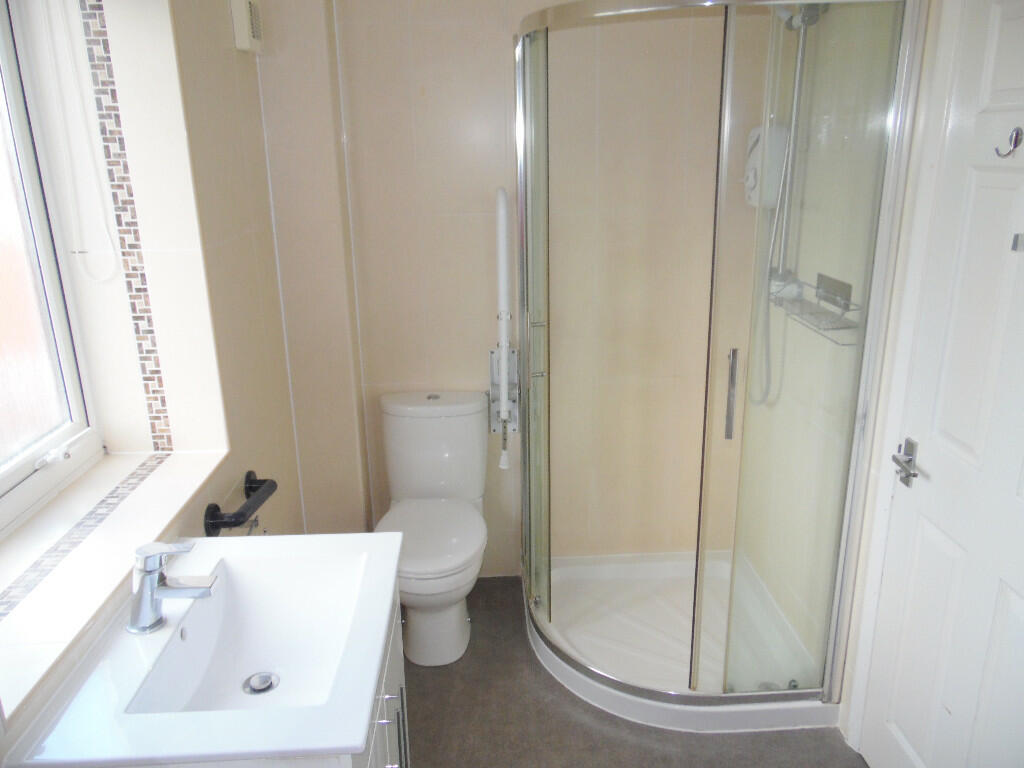 BATH/SHOWER ROOM