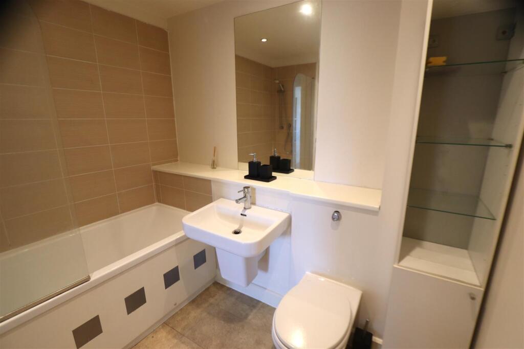 Bathroom.JPG