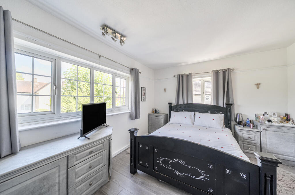 1349583-13-68bedc...