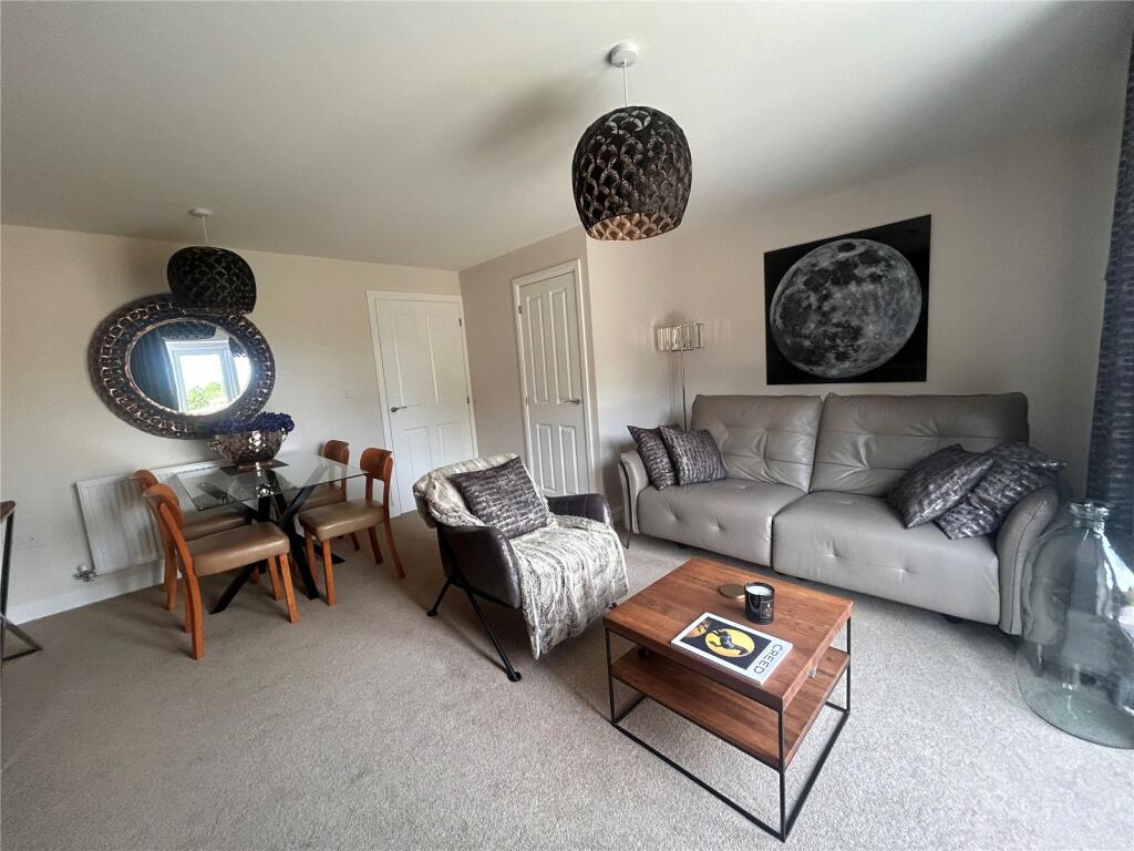 Lounge Dining Room