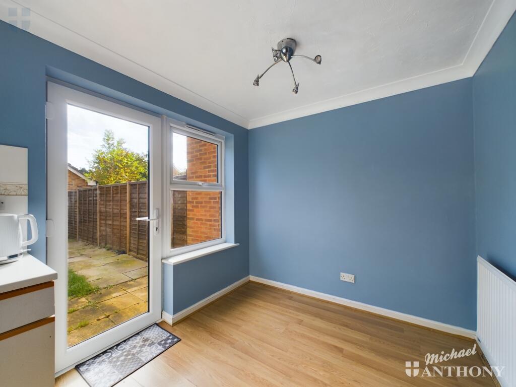 CAM03218G0-PR0405-STILL007