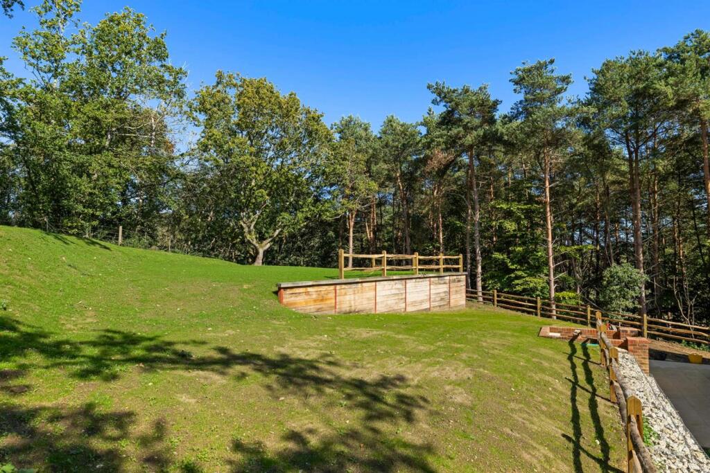 Oak Lodge, Dorking Road, Gomshall, GU5 9NY-162-192