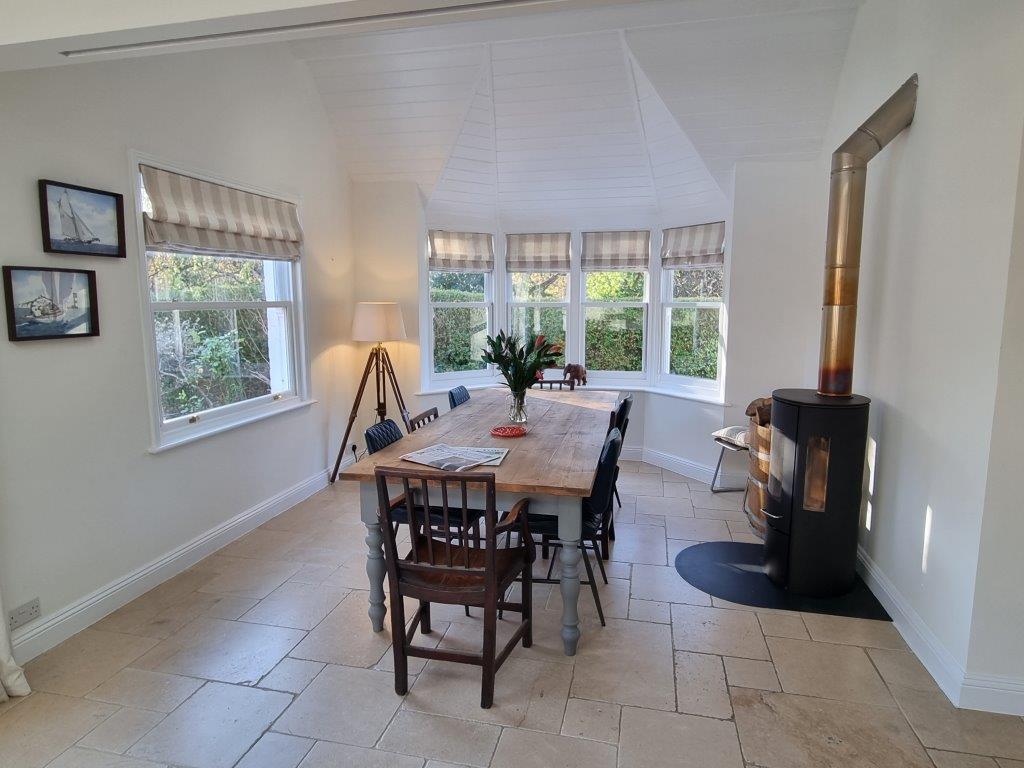 DINING AREA 3 (002).jpg