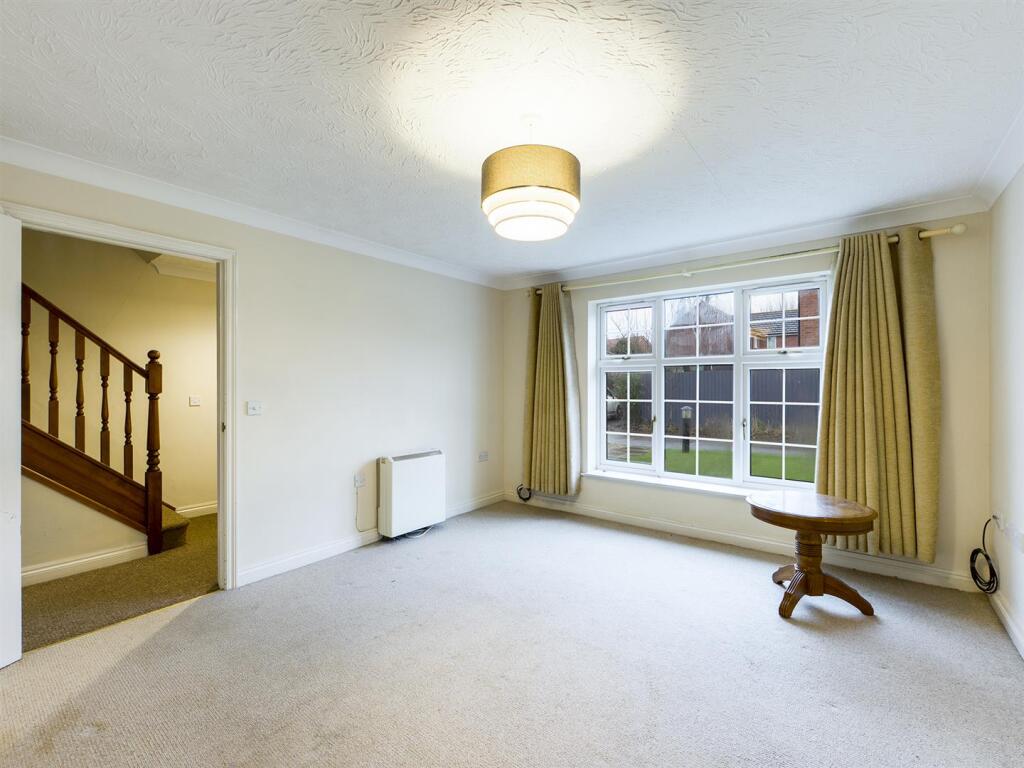 7 Vicarage Gardens NEW Jan 2021 (4).jpg