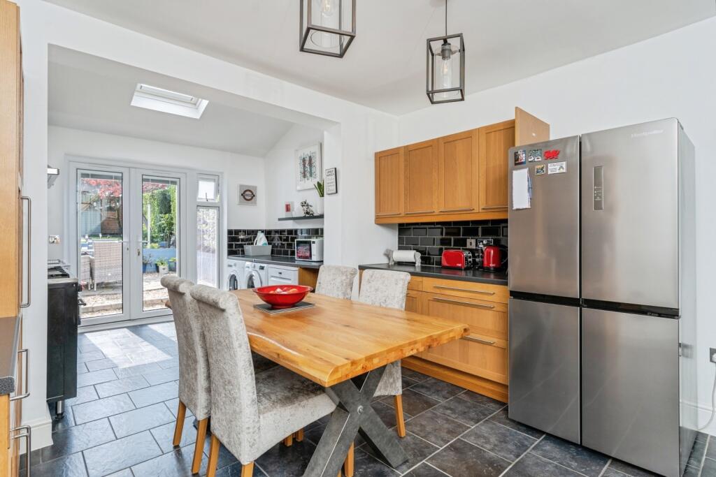 Kitchen/ Dining Room