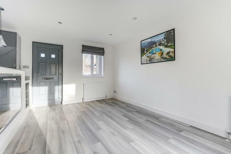 9 Tylers Close-6.jpg