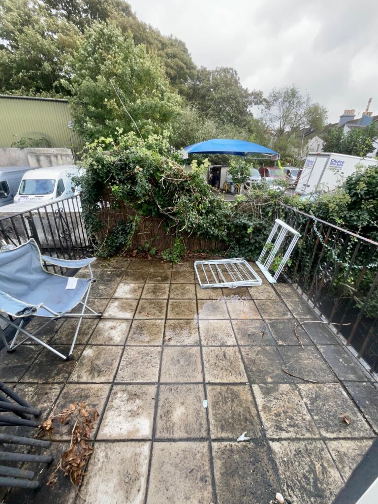 50 Beaconsfield Road - Garden (1)