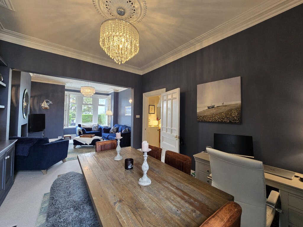 Lounge/dinning room