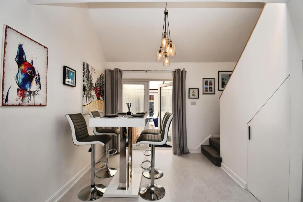 Living dining kitchen