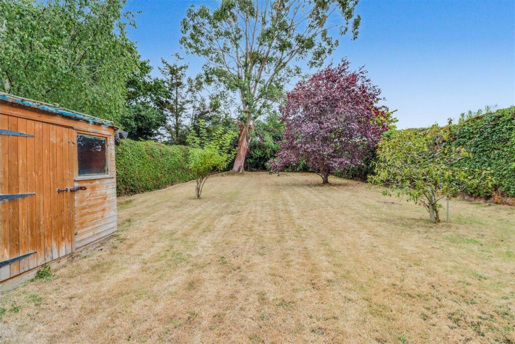 4 PAGE ROAD BOWERS GIFFORD-3.jpg