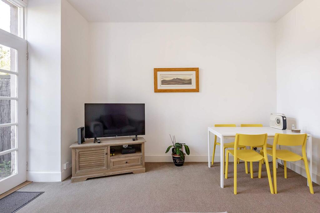 Living Room/Diner