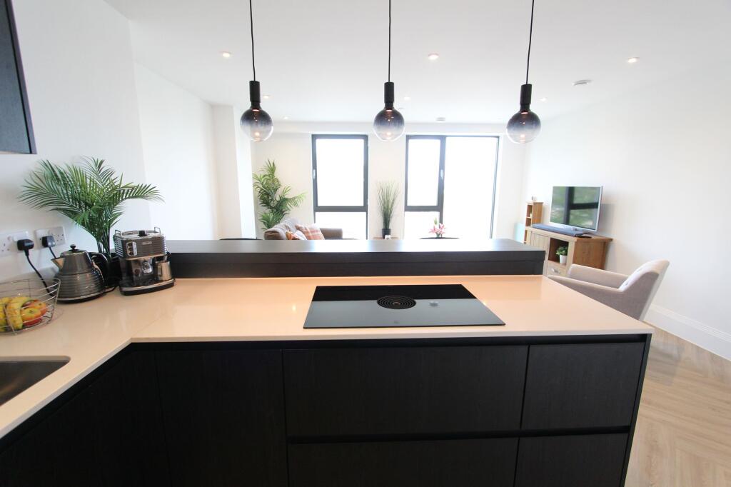 STUNNING OPEN PLAN LIVING KITCHEN