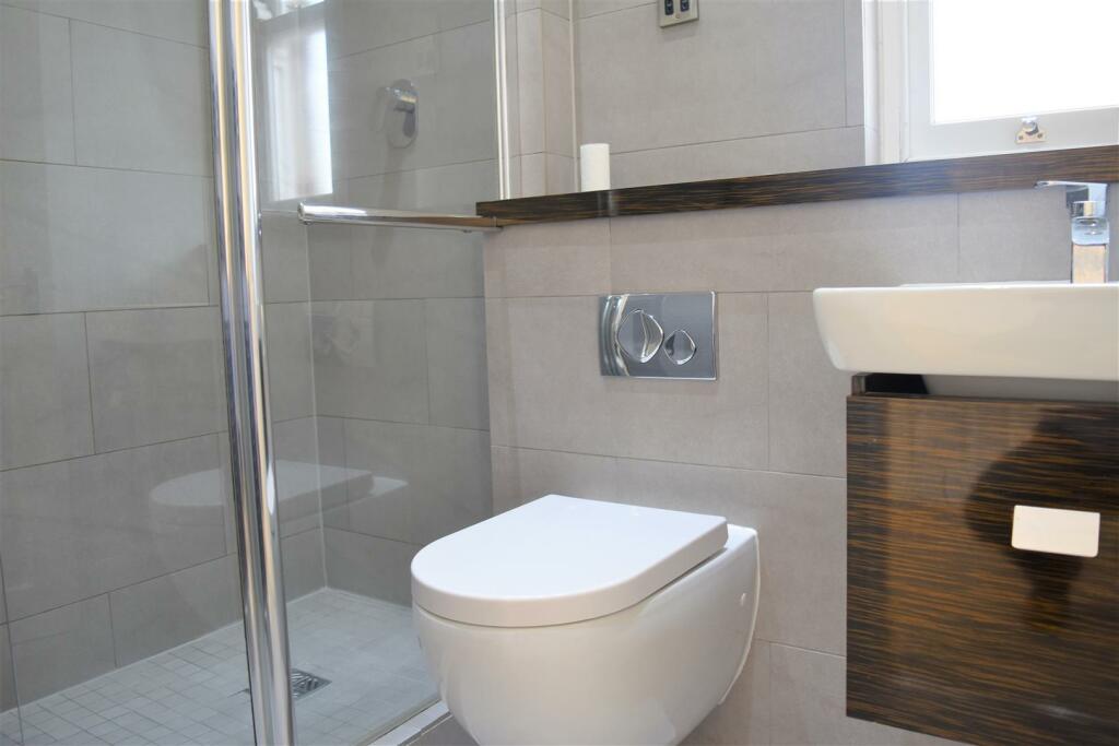 ENSUITE SHOWER ROOM