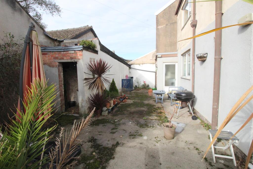 Curzon Road, Rear.JPG